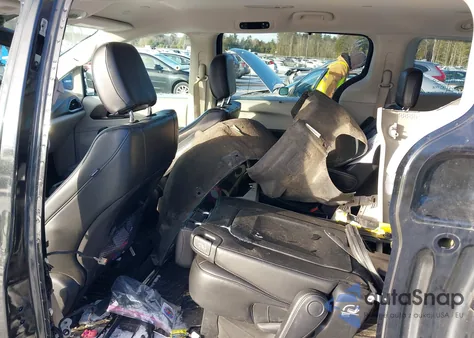 2020 Chrysler Voyager Lxi из США, поврежденный, VIN 2C4RC1DG9LR172002